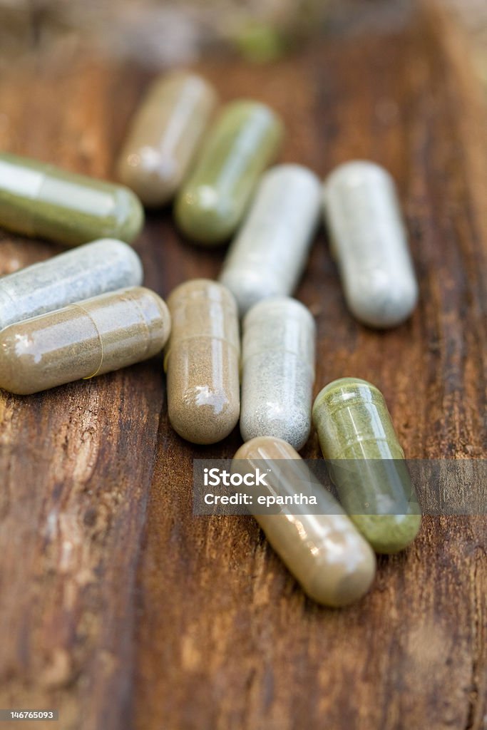 Pillole a base di erbe - Foto stock royalty-free di Ambientazione esterna