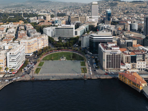 istock Aerial view of izmir kordon alsancak 1467669934