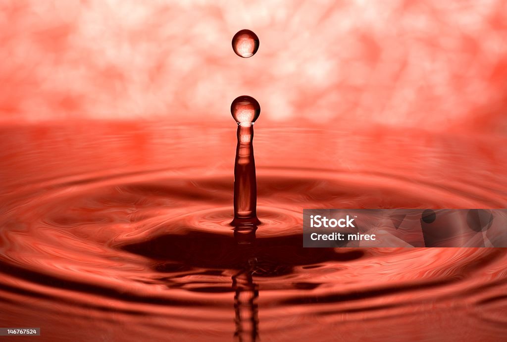 Agua de las gotitas primer plano - Foto de stock de Abstracto libre de derechos