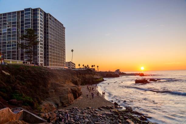 tramonto sulla baia di la jolla - la jolla cove foto e immagini stock