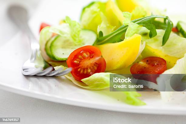 Photo libre de droit de Salade De Légumes Avec De La Mangue banque d'images et plus d'images libres de droit de Aliment - Aliment, Concombre, Dîner