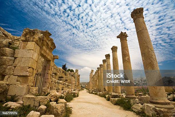 El Cardo De Jerash Foto de stock y más banco de imágenes de Gerasa - Gerasa, Jordania, Cardo Máximo