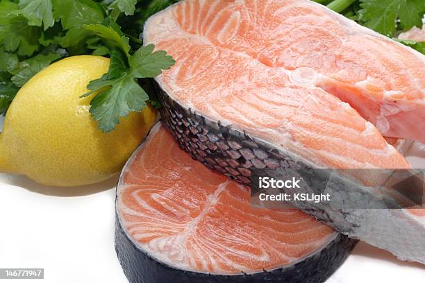 Salmone - Fotografie stock e altre immagini di Alimentazione sana - Alimentazione sana, Ambientazione esterna, Bistecca di manzo