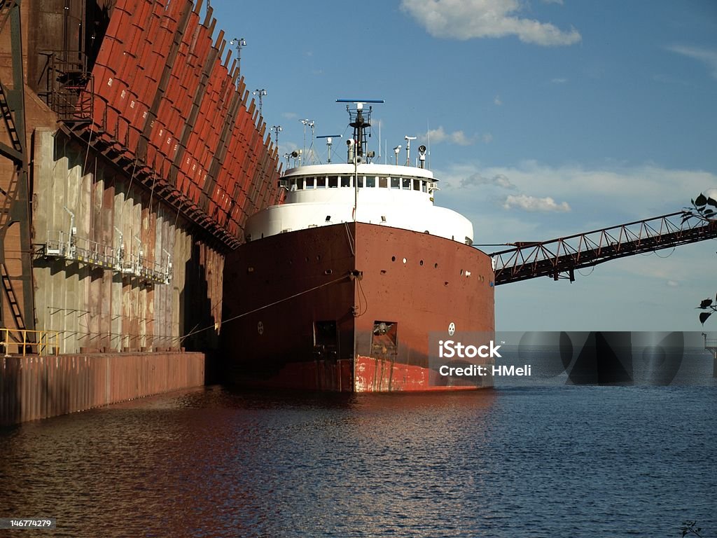 Frachter im ore (Fach) dock im Marquette, MI. - Lizenzfrei Eisenerz Stock-Foto