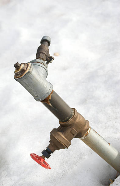istock Outdoor Water Pipe In Snow 146775381