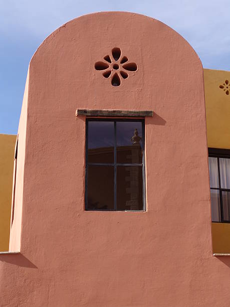 istock Window in San Miguel de Allende 146777066