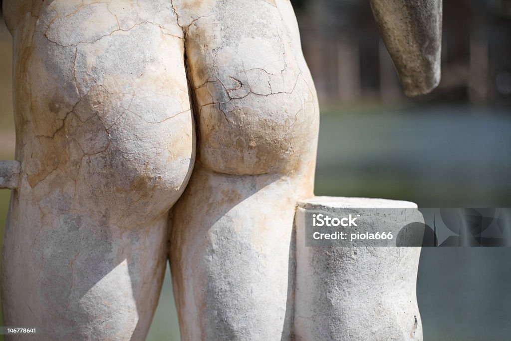 ネイクド像の細部にヴィラアドリアーナの Canopus - 臀部のロイヤリティフリーストックフォト