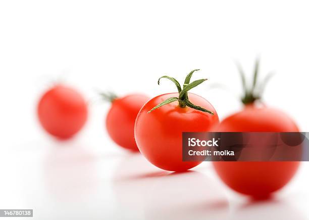 Photo libre de droit de Tomates Cerises banque d'images et plus d'images libres de droit de Aliment - Aliment, Aliment cru, Aliments et boissons