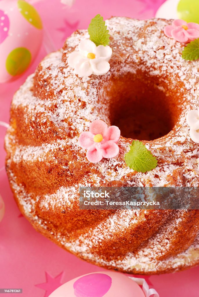 부활제 고리식 케이크 - 로열티 프리 가루 설탕 스톡 사진