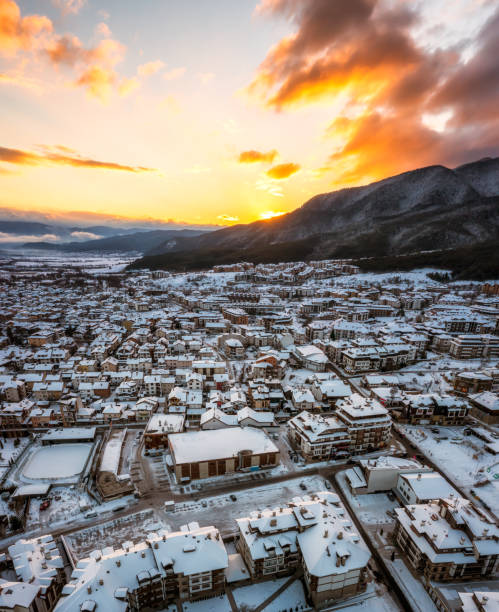 istock Bansko ski resort in Bulgaria at sunrise 1467824531