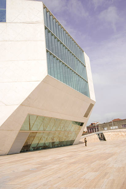 istock House from Música 146782818