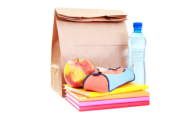 сумка для завтрака - bag lunch paper bag water bottle стоковые фото и изображения