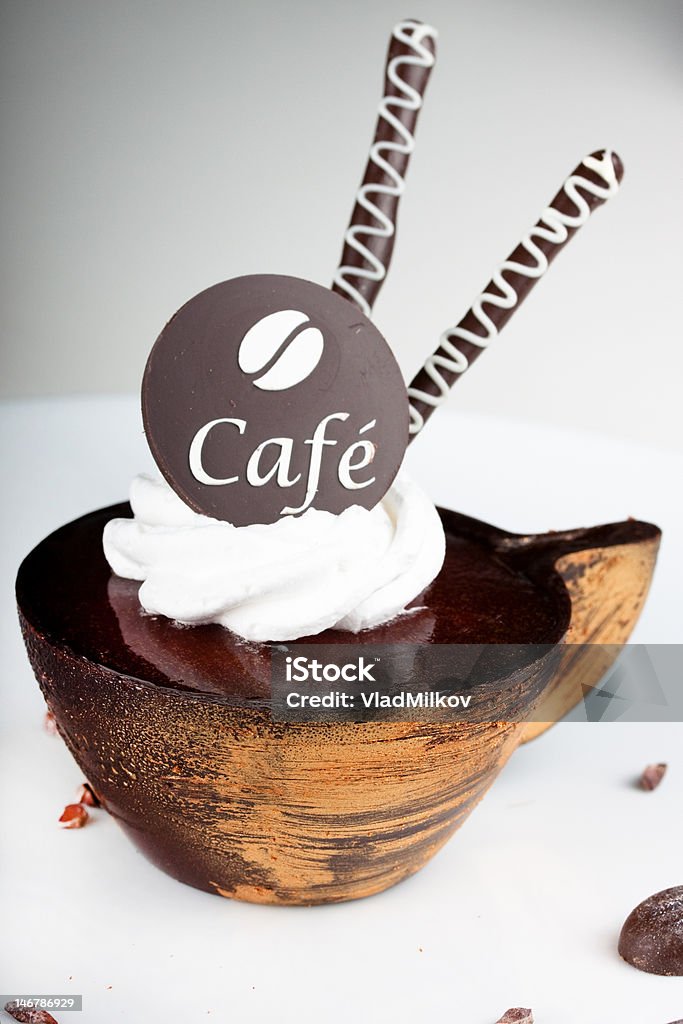 dessert au chocolat avec un café - Photo de Aliment libre de droits