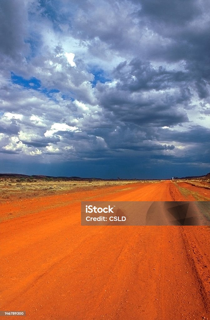 Rouge piste dans l'«outback» australien - Photo de Australie libre de droits
