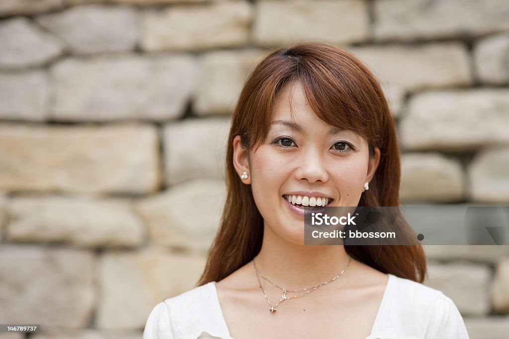 Jeune femme japonaise rire - Photo de Femmes libre de droits