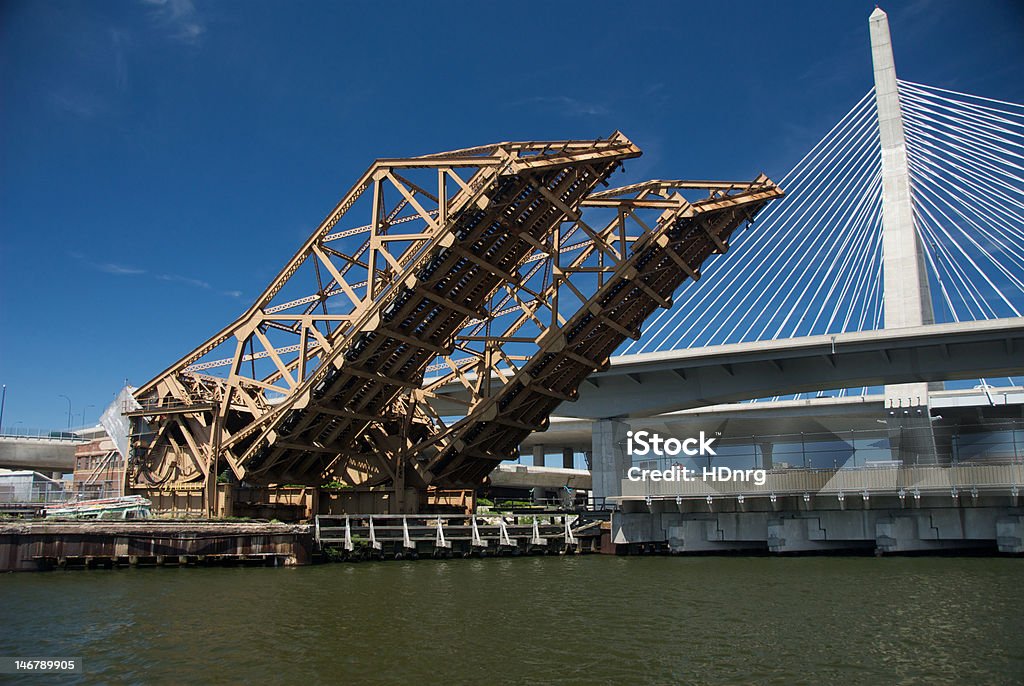 Tren puente de extracción de Boston - Foto de stock de Aire libre libre de derechos