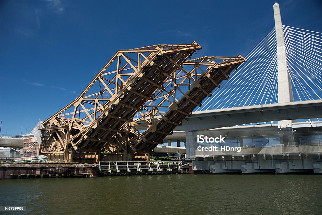 Boston Pociąg narysować Bridge - Zbiór zdjęć royalty-free (Bez ludzi)