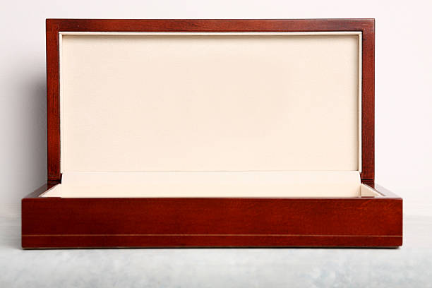 Luksusowe drewniane pudełko na prezent – zdjęcie