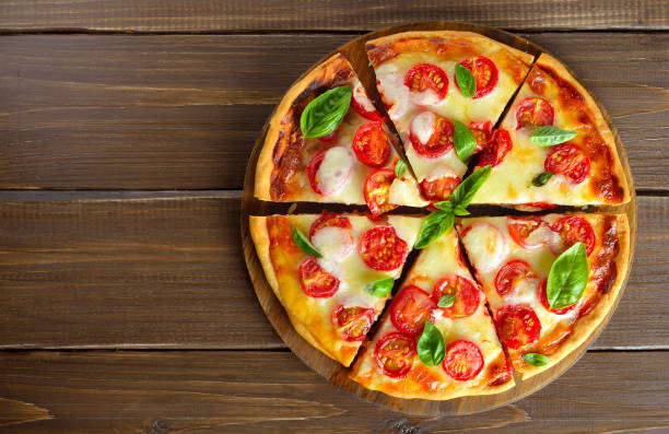 istock Sliced pizza Margarita 1467908930