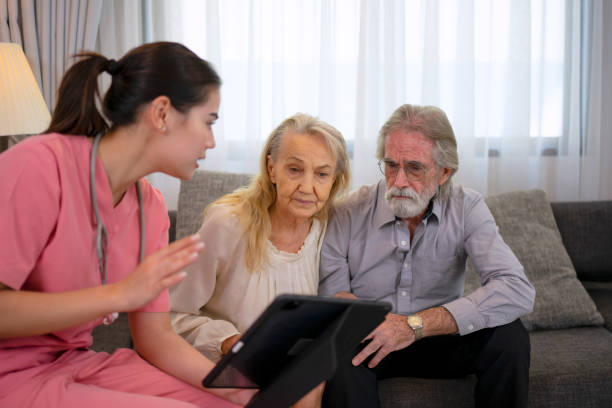 istock Doctor go to see patient at home. 1467913441