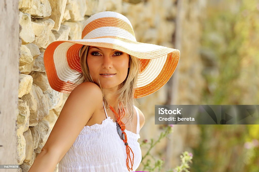 Bonita Jovem mulher ao ar livre no Verão - Royalty-free 20-29 Anos Foto de stock