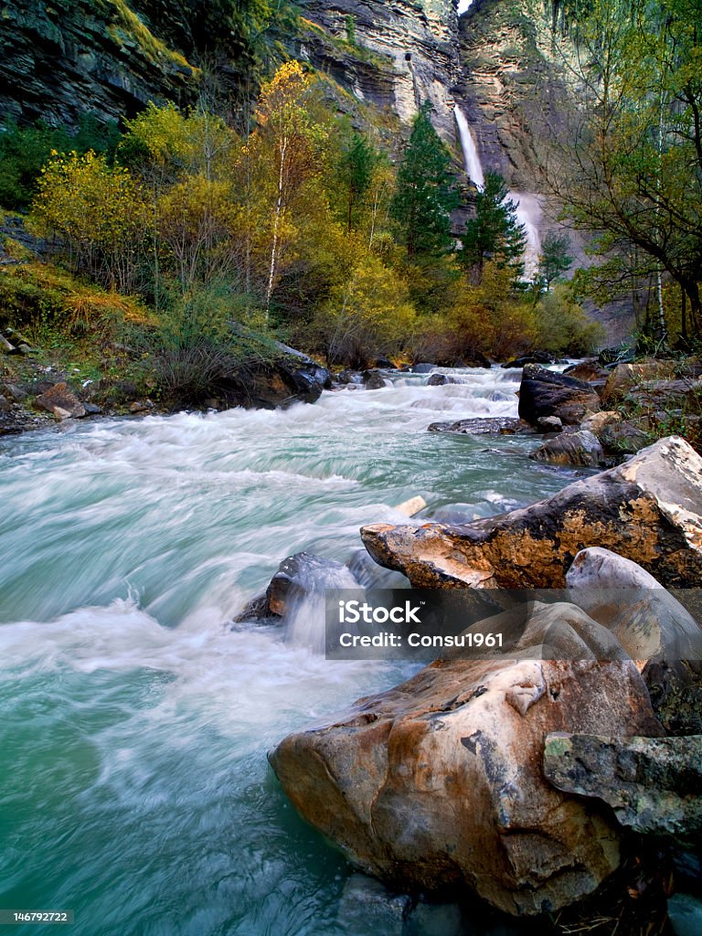 sorrosal de la cascada - Foto de stock de Catarata libre de derechos