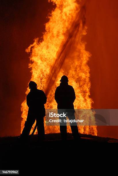 직장에서 Firemen 산불에 대한 스톡 사진 및 기타 이미지 - 산불, 소방관, 베어버리고 태우는