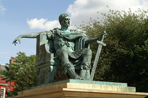 Constantine at York Bronze statue of the Emperor Constantine in York statue of emperor constantine york minster stock pictures, royalty-free photos & images