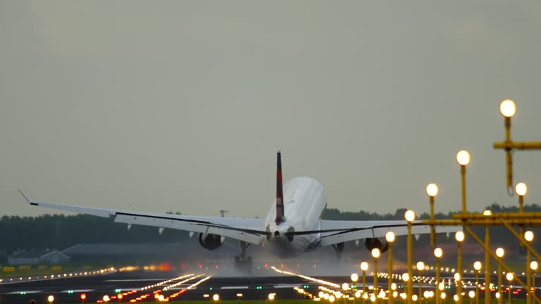 Wide body airplane landing