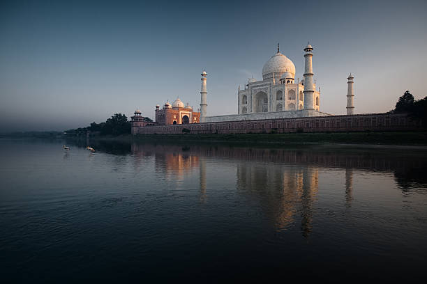 istock Jamuna River Birds at Sunset Taj Mahal 146795105