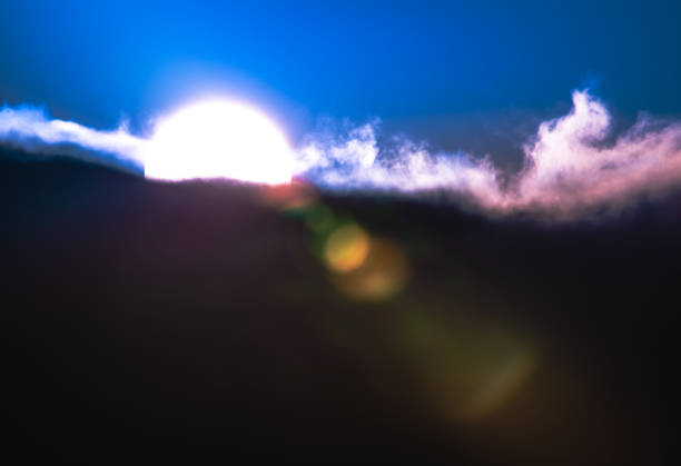 嵐の雲の上に太陽がピークに達する - santa barbara county above aerial view scenics ストックフォトと画像