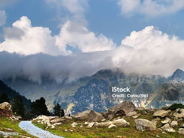 Lago De Gaube Foto de stock y más banco de imágenes de Aire libre - Aire libre, Altos Pirineos, Cadena de montañas