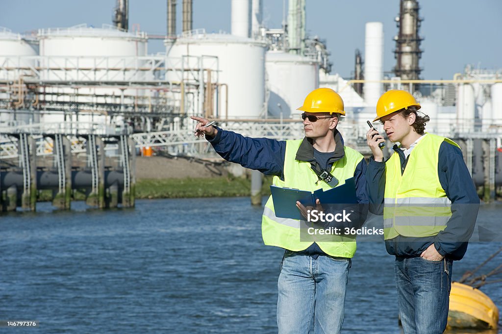 Industria petrolchimica ingegneri - Foto stock royalty-free di Industria petrolifera
