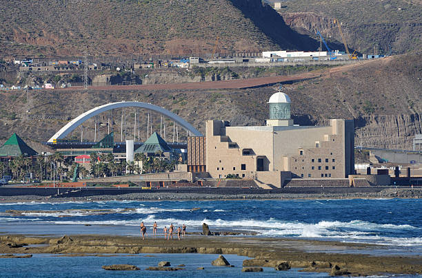 las palmas de gran canaria wybrzeża - surf scene zdjęcia i obrazy z banku zdjęć