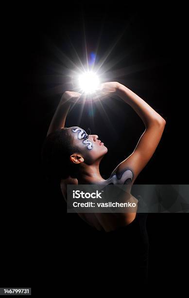 Photo libre de droit de Jolie Jeune Fille Africaine Avec Un Corpsart banque d'images et plus d'images libres de droit de Sombre - Sombre, D'origine africaine, Femmes