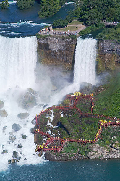 wodospad niagara - niagara falls falling people usa zdjęcia i obrazy z banku zdjęć