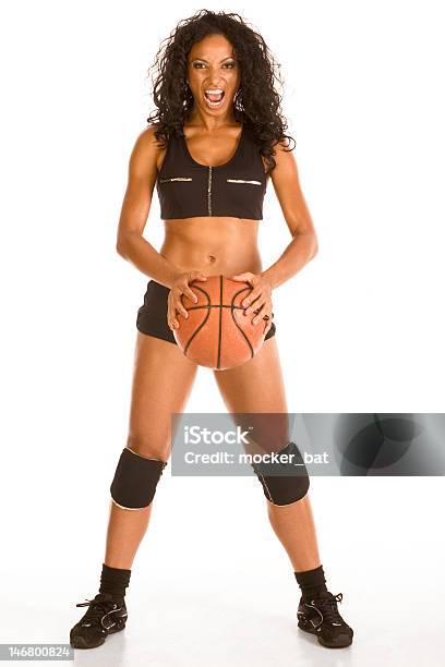 Photo libre de droit de Screaming Sportive Femme Sexy Joueur De Basketball banque d'images et plus d'images libres de droit de 35-39 ans - 35-39 ans, Activité, Activité physique