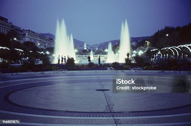 夜の噴水 - イルミネーションのストックフォトや画像を多数ご用意 - イルミネーション, ニース, フランス