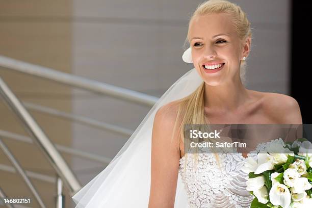 Photo libre de droit de Belle Mariée banque d'images et plus d'images libres de droit de La Mariée - La Mariée, Rire, Adulte