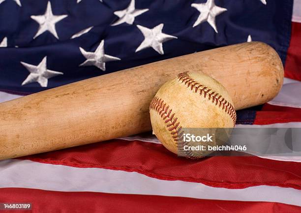 Vecchio Baseball E Pipistrello Con Bandiera Americana - Fotografie stock e altre immagini di A forma di stella