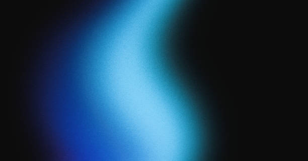 abstrakcyjne niebieskie kolory, fala gradientu na czarnym tle, rozmyte światła na ciemnym szumie, tekstura, przestrzeń kopiowania - defocused blue illuminated backgrounds stock illustrations