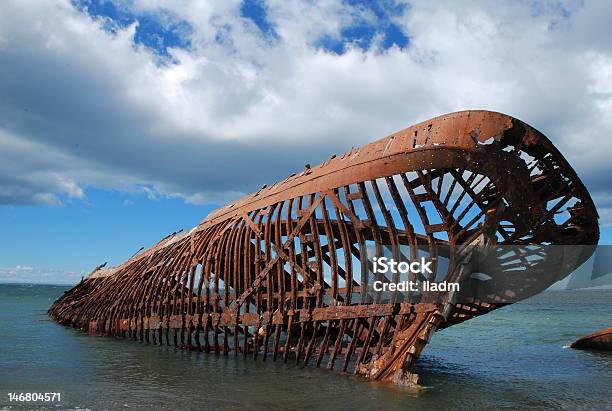 Shipwreck In Patagonien Chile Stockfoto und mehr Bilder von Alt - Alt, Amerikanische Kontinente und Regionen, Brandung