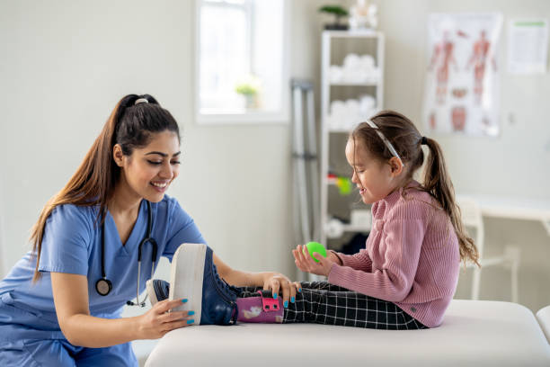 istock Children's Orthopedic Appointment 1468056365