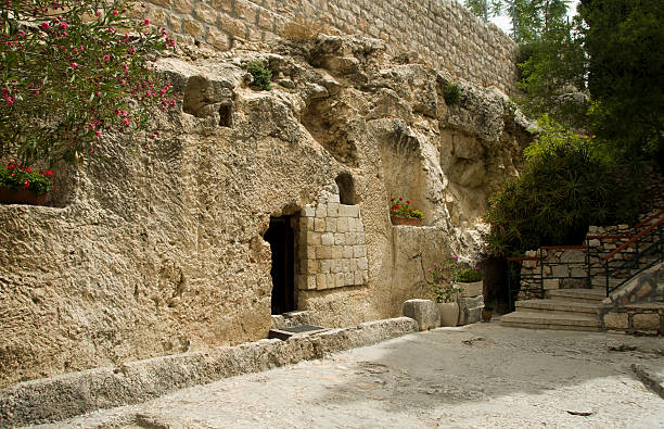 istock jesus christ tomb israel 146806093
