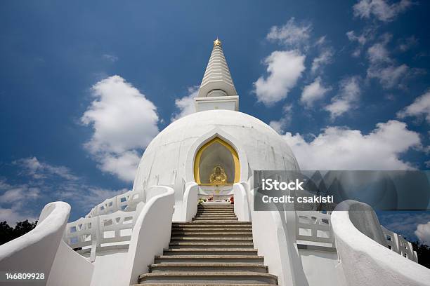Stupa - zdjęcia stockowe i więcej obrazów Architektura - Architektura, Azja, Bez ludzi