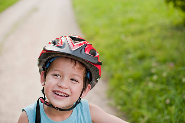 istock Child Plying Outdoors 146810070