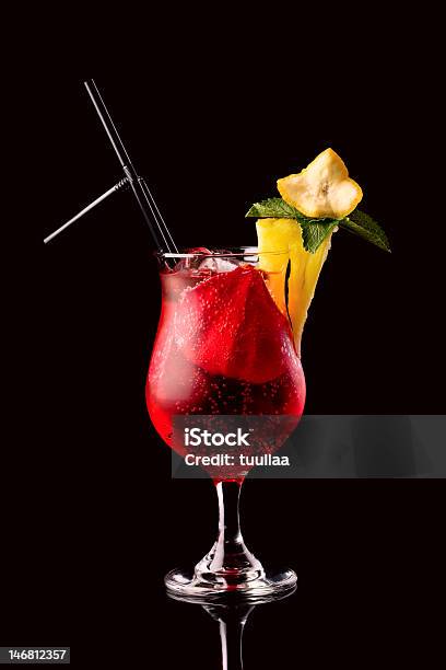 Cocktail - Fotografias de stock e mais imagens de Amarelo - Amarelo, Bebida, Bebida Alcoólica