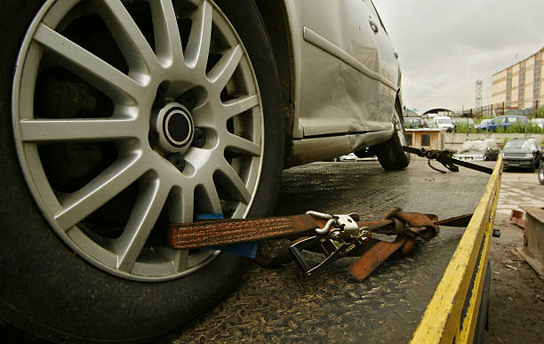 istock truck tow 146813027