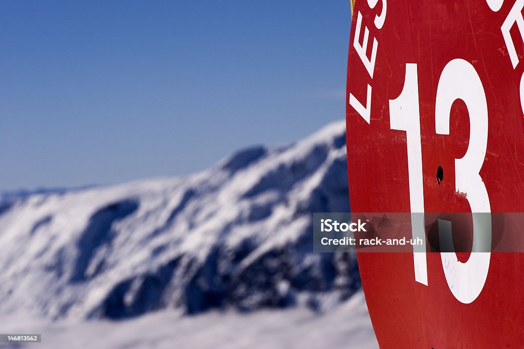 numbering signal on a ski resort in Alpe d'Huez, France - Photo de Activités après le ski libre de droits