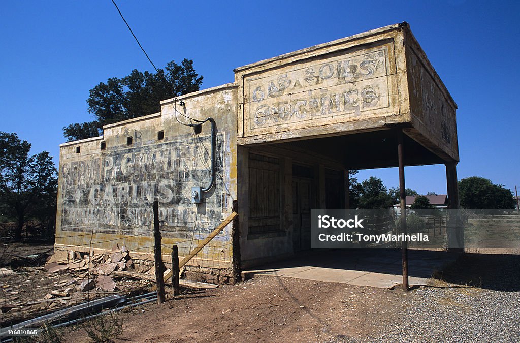 Abandonado tienda frontal - Foto de stock de Arizona libre de derechos